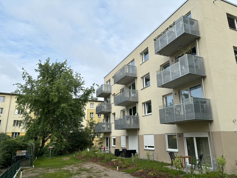 Foto: bulwiengesa Neubau in Berlin-Treptow: Die STADT UND LAND hat in einem zentrumsnahen Quartier mit sechs Neubauten und insgesamt 137 Wohnungen, zu 50 % öffentlich gefördert, nachverdichtet.