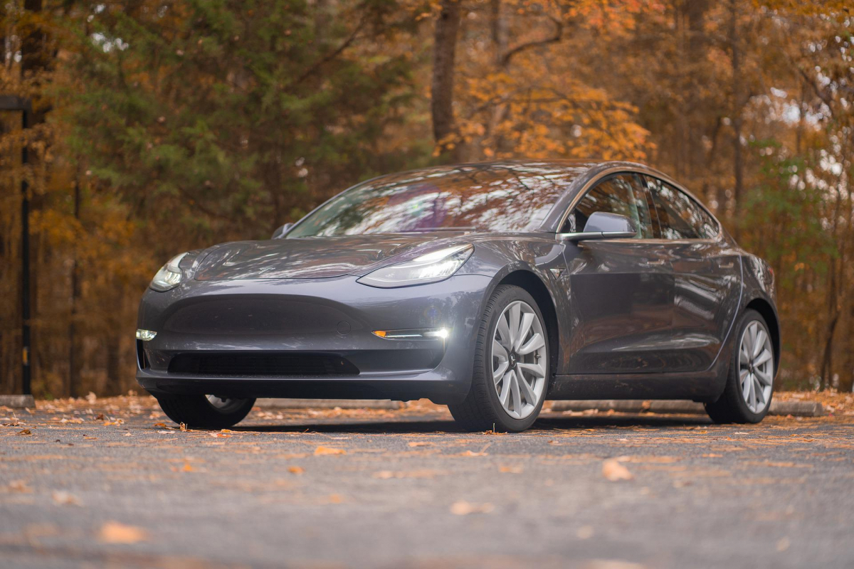 Grünheide: Tesla will dort 280.000 Fahrzeuge 2023 bauen und ca. 500.000 jährlich ab 2025. Die Ansiedlung verändert auch den Immobilienmarkt vor Ort.