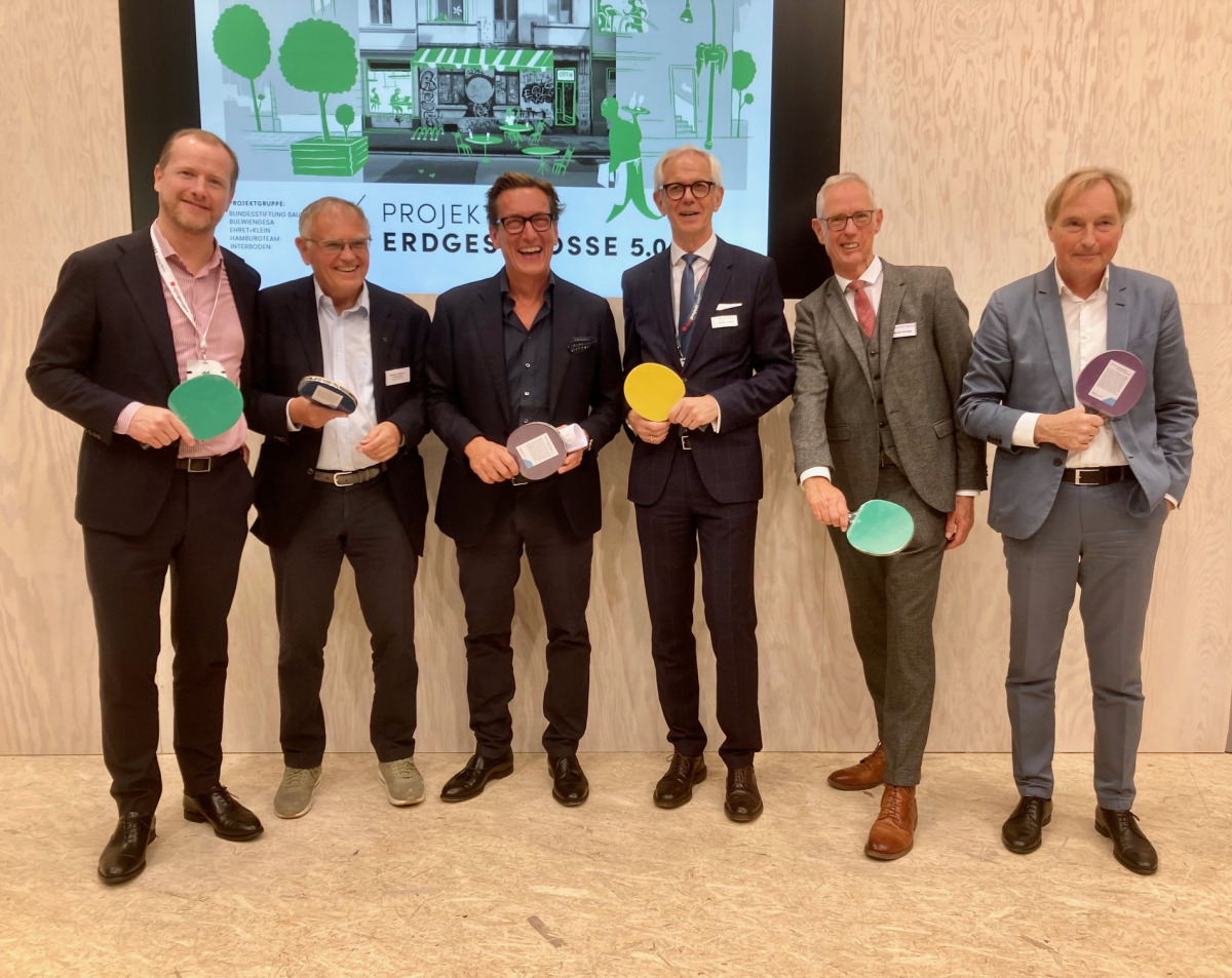 Schönstes Pingpong beim interdisziplinären Nachdenken über Erdgeschosse: (v.l.n.r.) Bastian Humbach, Reiner Götzen, Michael Ehret, Dr. Joseph Frechen, Andreas Schulten, Reiner Nagel.