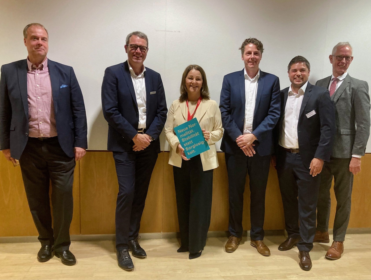 Das bewährte Team mit der 9. Logistikstudie: Bertrand Ehm (Savills), Michael Dufhues (BREMER), Teresa Dreo-Tempsch (Berlin Hyp), Tobias Kassner (GARBE), Felix Werner und Andreas Schulten (bulwiengesa), v.l.n.r.